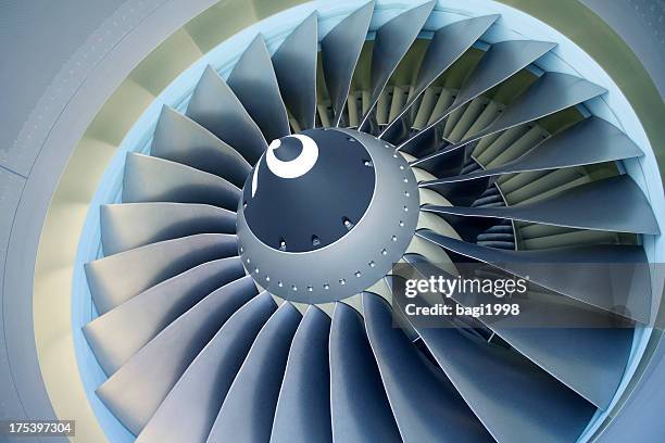 jet turbine - boeing 737-800 - wing stock pictures, royalty-free photos & images