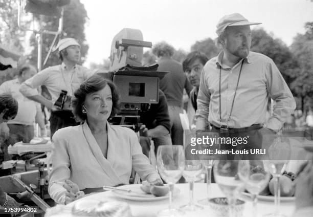Leslie Caron et Michel Lang sur le tournage du film 'Tous vedettes !', en 1979.