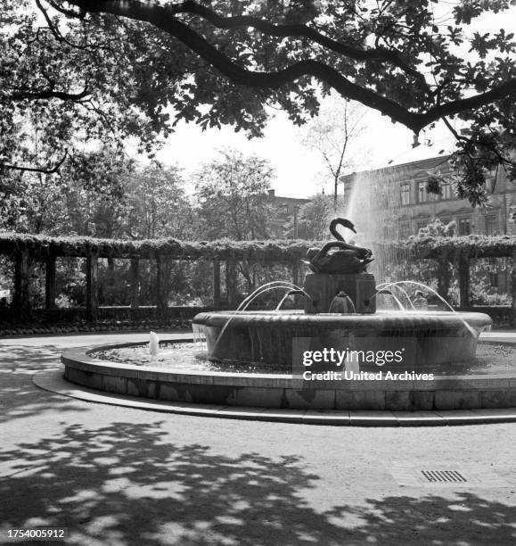 Fountain in a park of Zwickau, Germany 1930s.