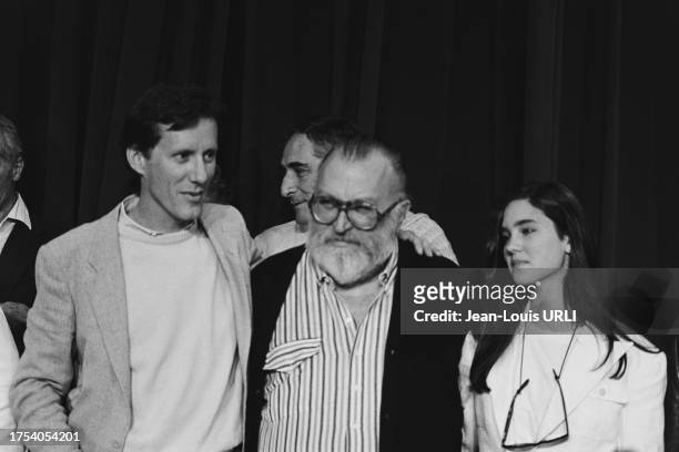 James Woods, Sergio Leone et Elizabeth McGovern à Cannes, en mai 1984.