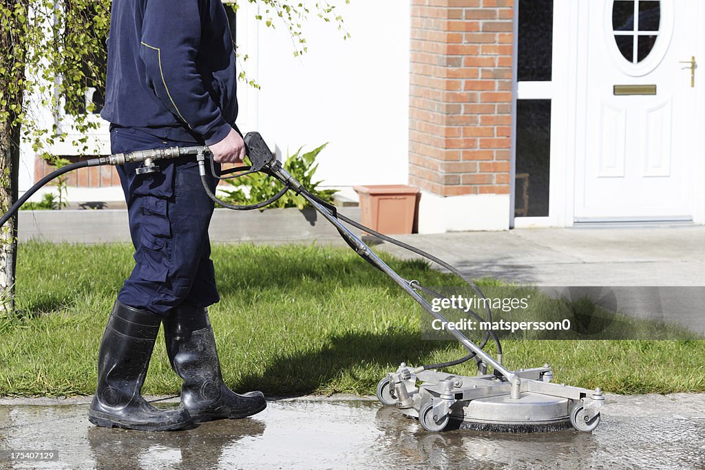 Reinigung Weg Fahrt mit dem Wasserdruck-system