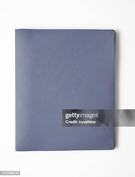 imagen de blanco aislado sobre fondo blanco carpeta de anillas - libro cerrado fotografías e imágenes de stock