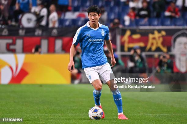 Park Chan-Yong of Pohang Steelers in action during the AFC Champions League Group J match between Urawa Red Diamonds and Pohang Steelers at Saitama...