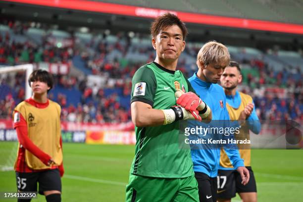 Shusaku Nishikawa of Urawa Red Diamonds applaud fans after the AFC Champions League Group J match between Urawa Red Diamonds and Pohang Steelers at...