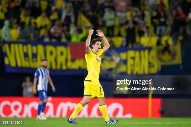 Gerard Moreno of Villarreal CF celebrates after scoring the team's first goal during the LaLiga EA Sports match between Villarreal CF and Deportivo...