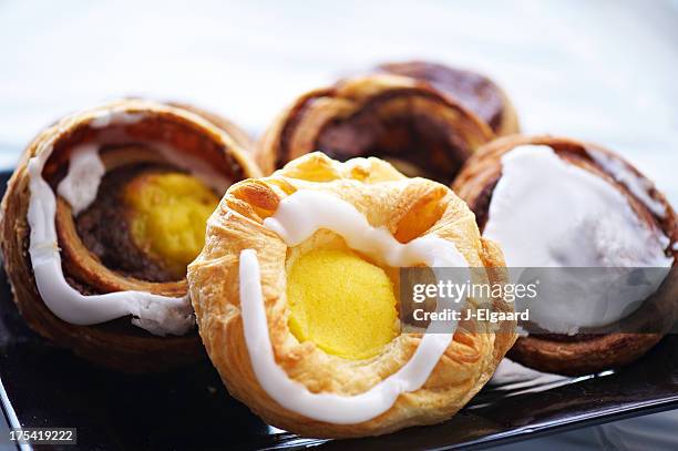 selection of tasty cakes - deens broodje stockfoto's en -beelden