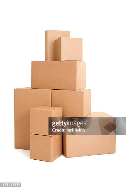 gestapelte pappe box - boxes stock-fotos und bilder