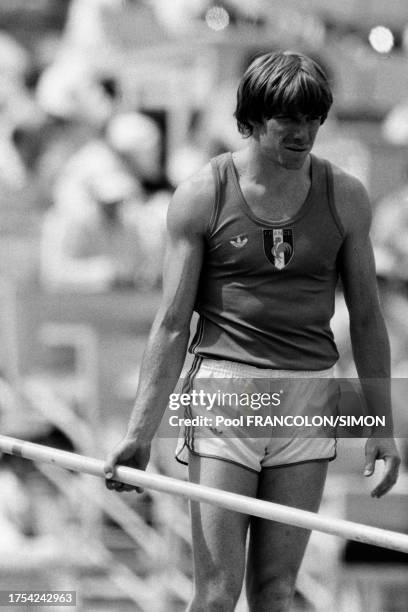 Thierry Vigneron à l'épreuve de saut à la perche des Jeux Olympiques d'été de Moscou, le 28 juillet 1980.