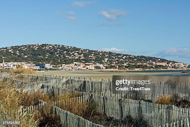 strand an der französischen stadt sete - hérault stock-fotos und bilder