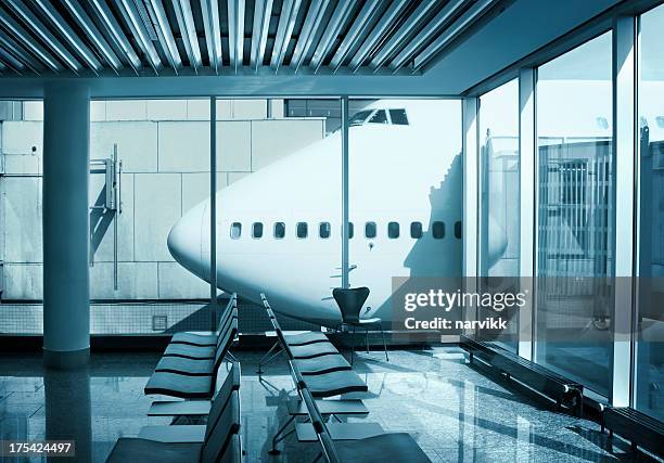 terminal de aeropuerto - frankfurt international airport fotografías e imágenes de stock