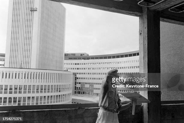 Le chantier de construction de la Maison de la Radio et de la Musique à Paris, le 3 mai 1961.