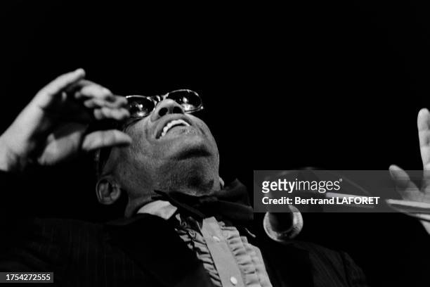 Ray Charles sur scène à l'Olympia de Paris, le 8 juillet 1980.