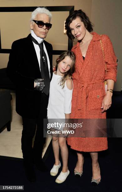 Karl Lagerfeld, Milla Jovovich and daughter Ever Gabo backstage