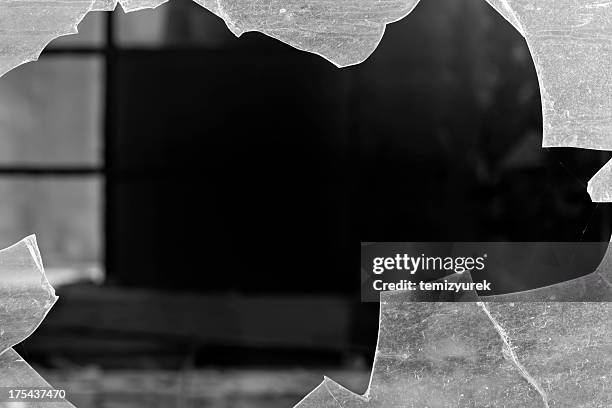 broken fenster - broken window stock-fotos und bilder