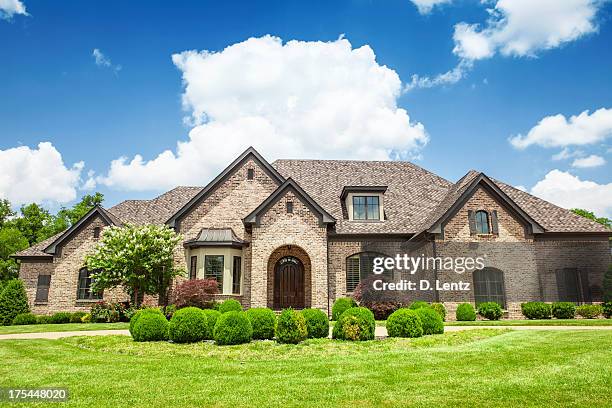 beautiful mansion with a green yard - large house stock pictures, royalty-free photos & images