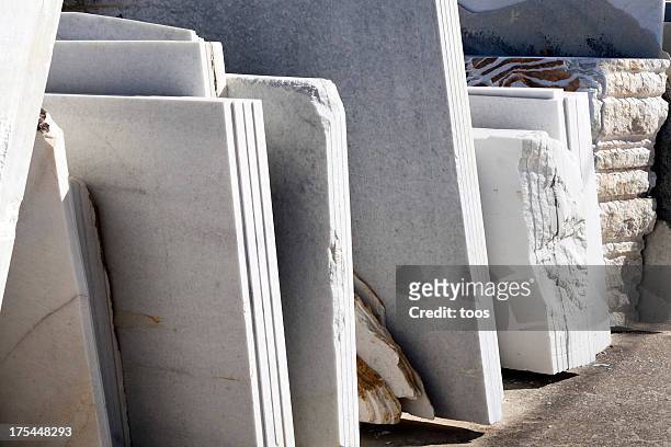 スラブの大理石のクォーリー - marble quarry ストックフォトと画像