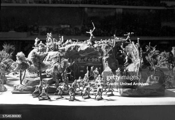 Model diorama showing fighting scenes of the Deutsche Wehrmacht army, Germany 1930s.