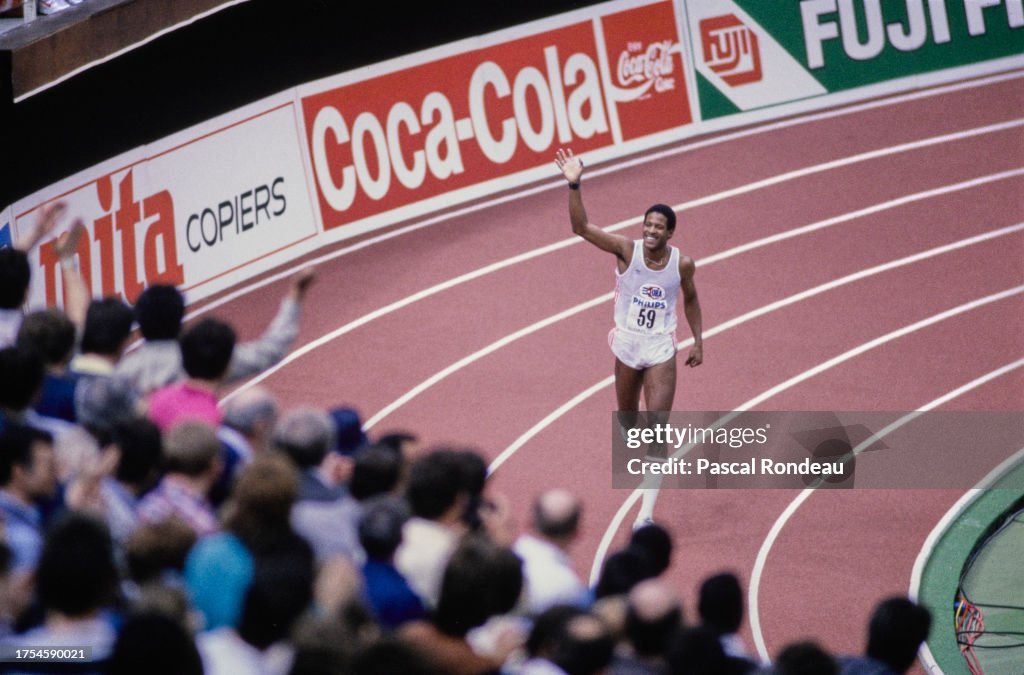 Javier Sotomayor Of Cuba Waves To The Crowd After Winning The Gold javier-sotomayor-of-cuba-waves-to-the-crowd-after-winning-the-gold
