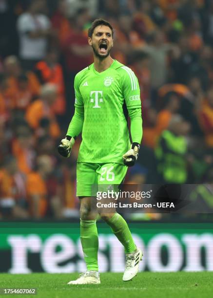 Sven Ulreich of Bayern Munich reacts during the UEFA Champions League match between Galatasaray A.S. And FC Bayern München at Ali Sami Yen Arena on...