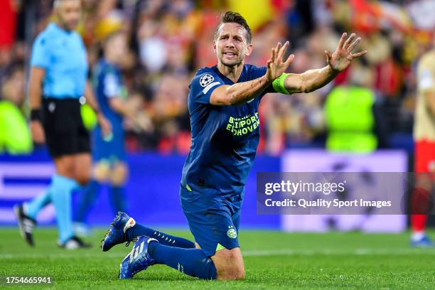 Luuk De Jong of PSV Eindhoven reacts during the UEFA Champions League match between RC Lens and PSV Eindhoven at Stade Bollaert-Delelis on October...