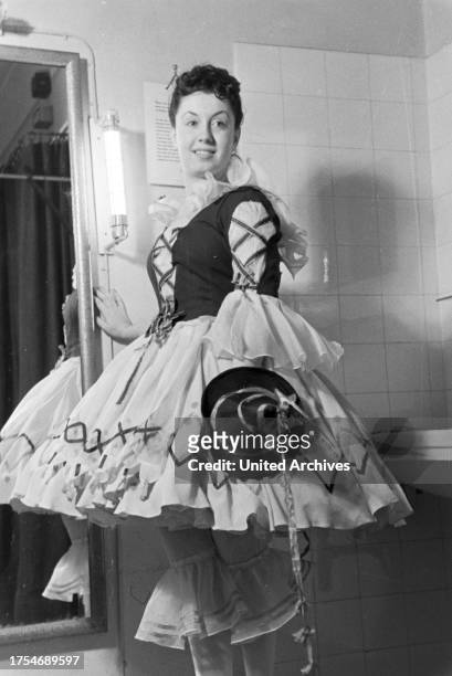 Chorus girl in the changing room in the opera in Rome, Italy 1940s.