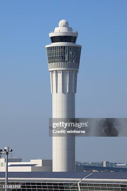 air traffic control tower - air control tower stock pictures, royalty-free photos & images