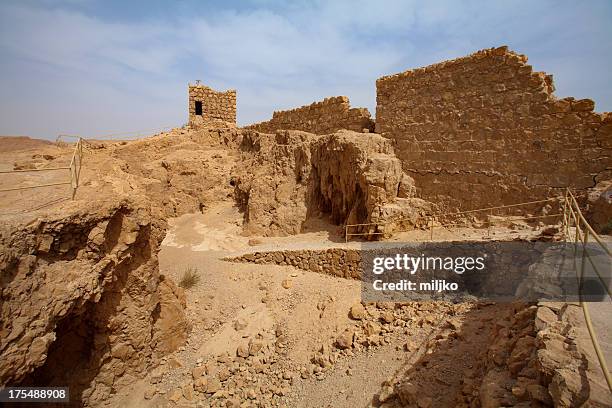 masada national park in judäische wüste, israel - masada stock-fotos und bilder
