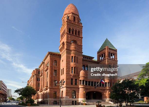 exterior of the bexar county courthouse, san antonio, texas - san antonio stockfoto's en -beelden