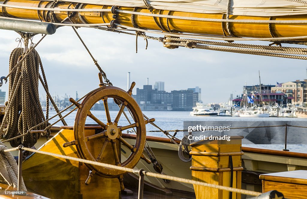 Segeln Schiff am Inner Harbor von Baltimore