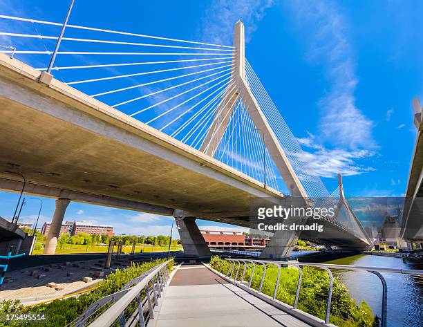 boston-norte de passeio e zakim bridge - boston massachusetts imagens e fotografias de stock