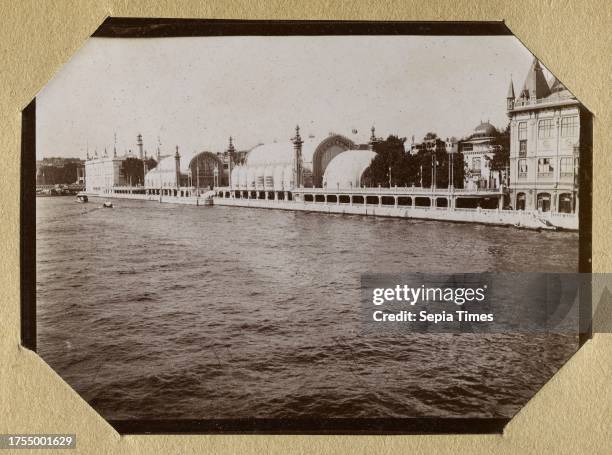 Amateur photographic album of the 1900 World's Fair: the Seine, view from the Invalides bridge, right bank, Anonymous, Photographer, In 1900, 1st...