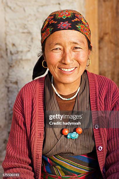 portait of tibetan woman. mustang, nepal - tribal head gear in china stock pictures, royalty-free photos & images