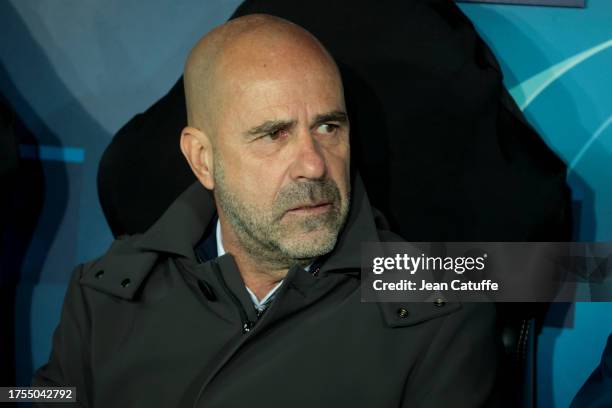 Coach of PSV Eindhoven Peter Bosz looks on during the UEFA Champions League match between RC Lens and PSV Eindhoven at Stade Bollaert-Delelis on...