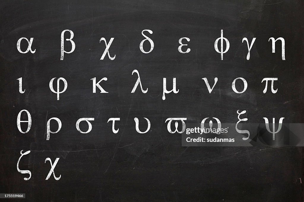 Letras gregas sobre preto chalkboard