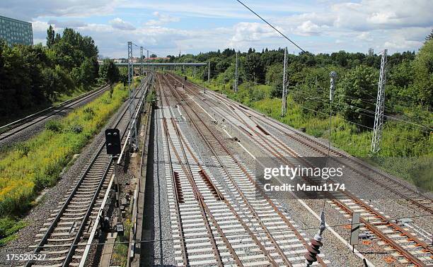 trainlines 街のベルリン - bequem ストックフォトと画像