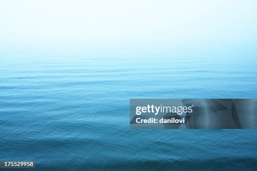 リップルにブルーの水面 リップルにブルーの水面
