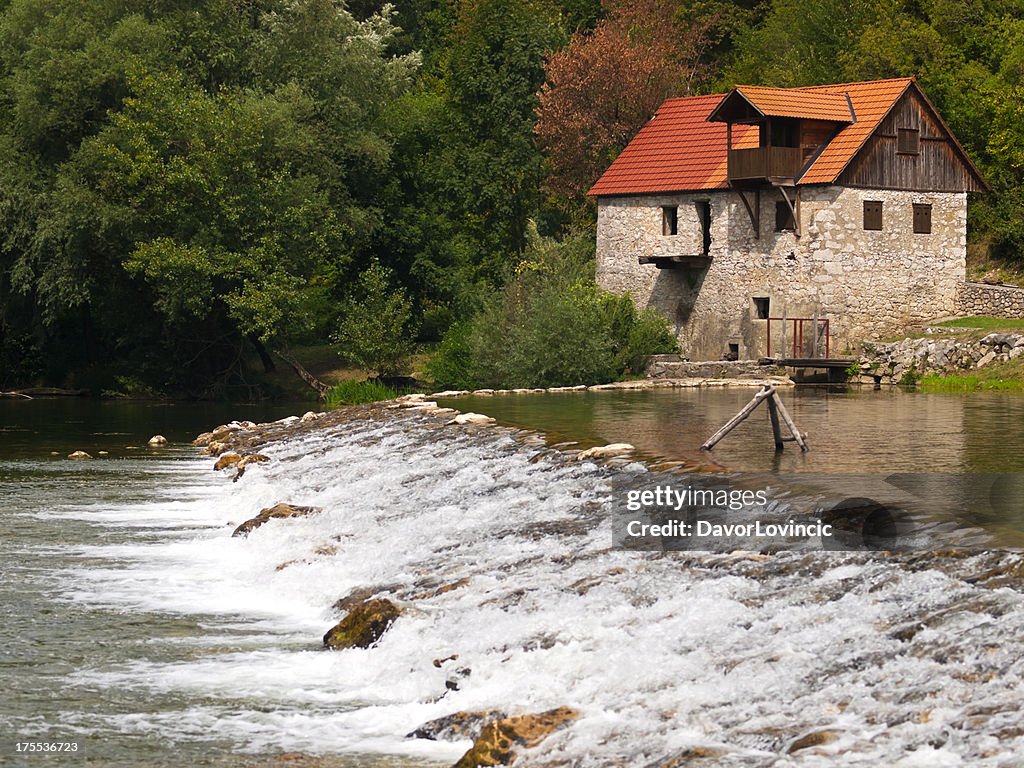 Mill mit rapids