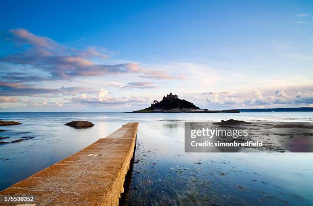 saint michael's mount de cornwall - marazion-cornwall-england photos et images de collection