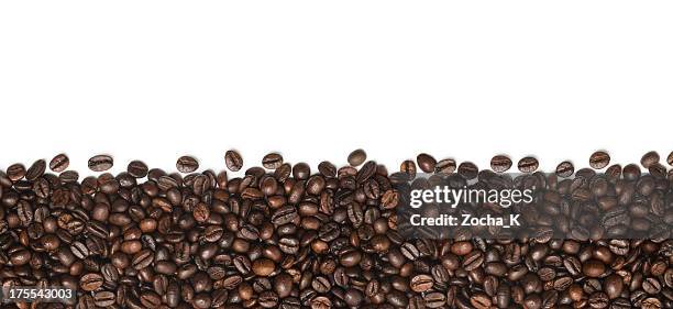 coffee beans - geroosterde koffieboon stockfoto's en -beelden