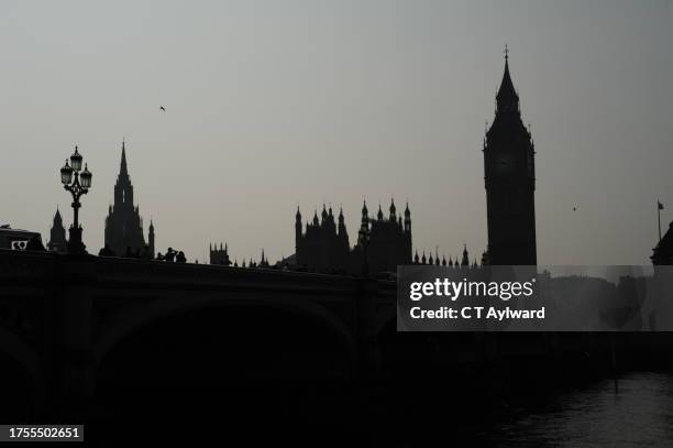 london westminster houses of parliament - nightat stock pictures, royalty-free photos & images