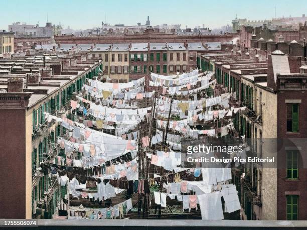 Monday Washing, New York City, USA. After a photo-chromolithograph by an unidentified photographer, published circa 1900 by the Detroit Photographic...
