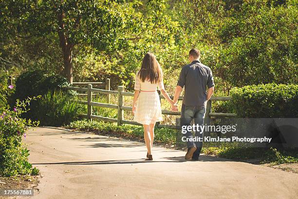 couple on walk - jane walker wood fotografías e imágenes de stock