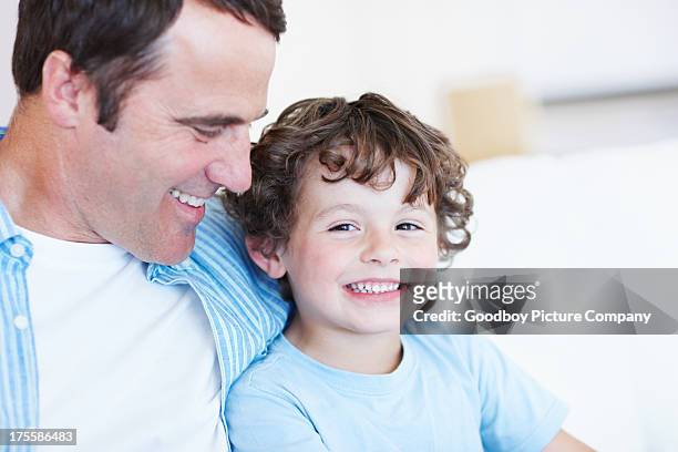 彼の自慢の息子 - 少年　横顔 ストックフォトと画像