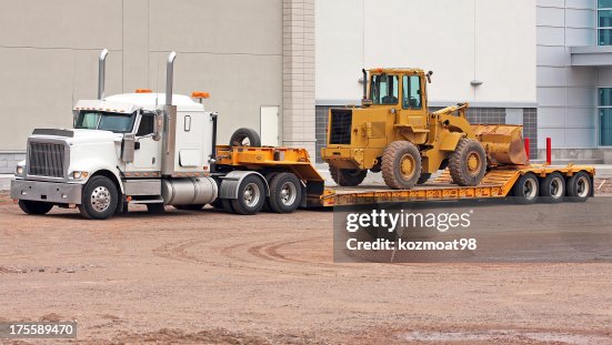 Transporting A Pay Loader Transporting A Pay Loader