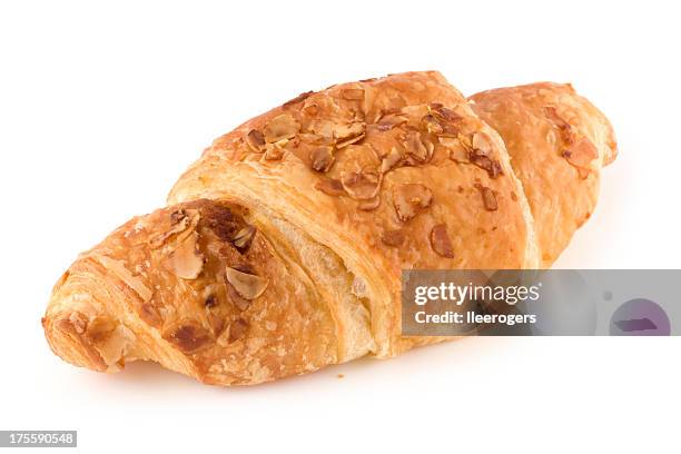 mandel-croissant - croissant white background stock-fotos und bilder