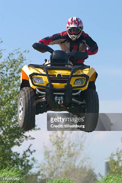 extreme atv air - stunts and daredevils stock pictures, royalty-free photos & images
