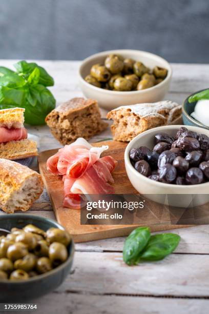 platos de fondo - antipasto fotografías e imágenes de stock