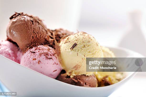 ice cream - ice cream sundae stockfoto's en -beelden