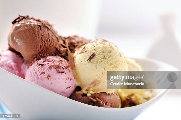 ice cream - ice cream sundae stock pictures, royalty-free photos & images