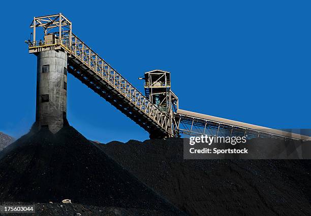 mine de charbon - coal mine stock photos et images de collection